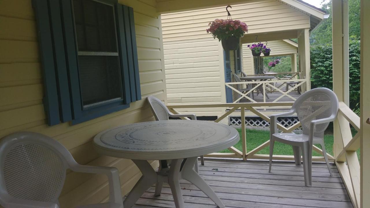 Serenity Motel Shaftsbury Exterior foto