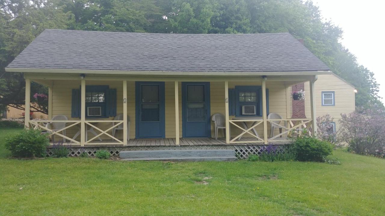 Serenity Motel Shaftsbury Exterior foto