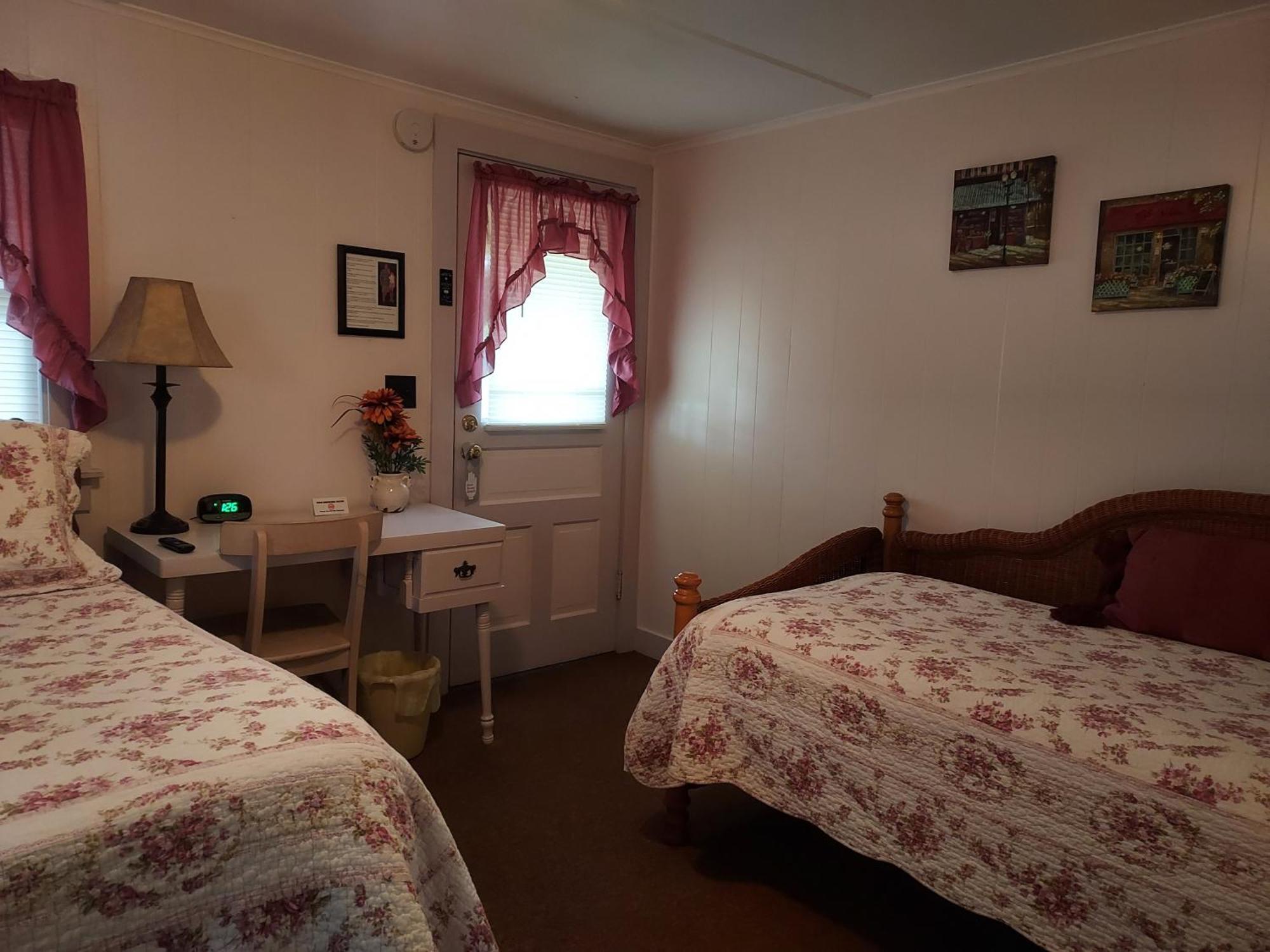 Serenity Motel Shaftsbury Exterior foto
