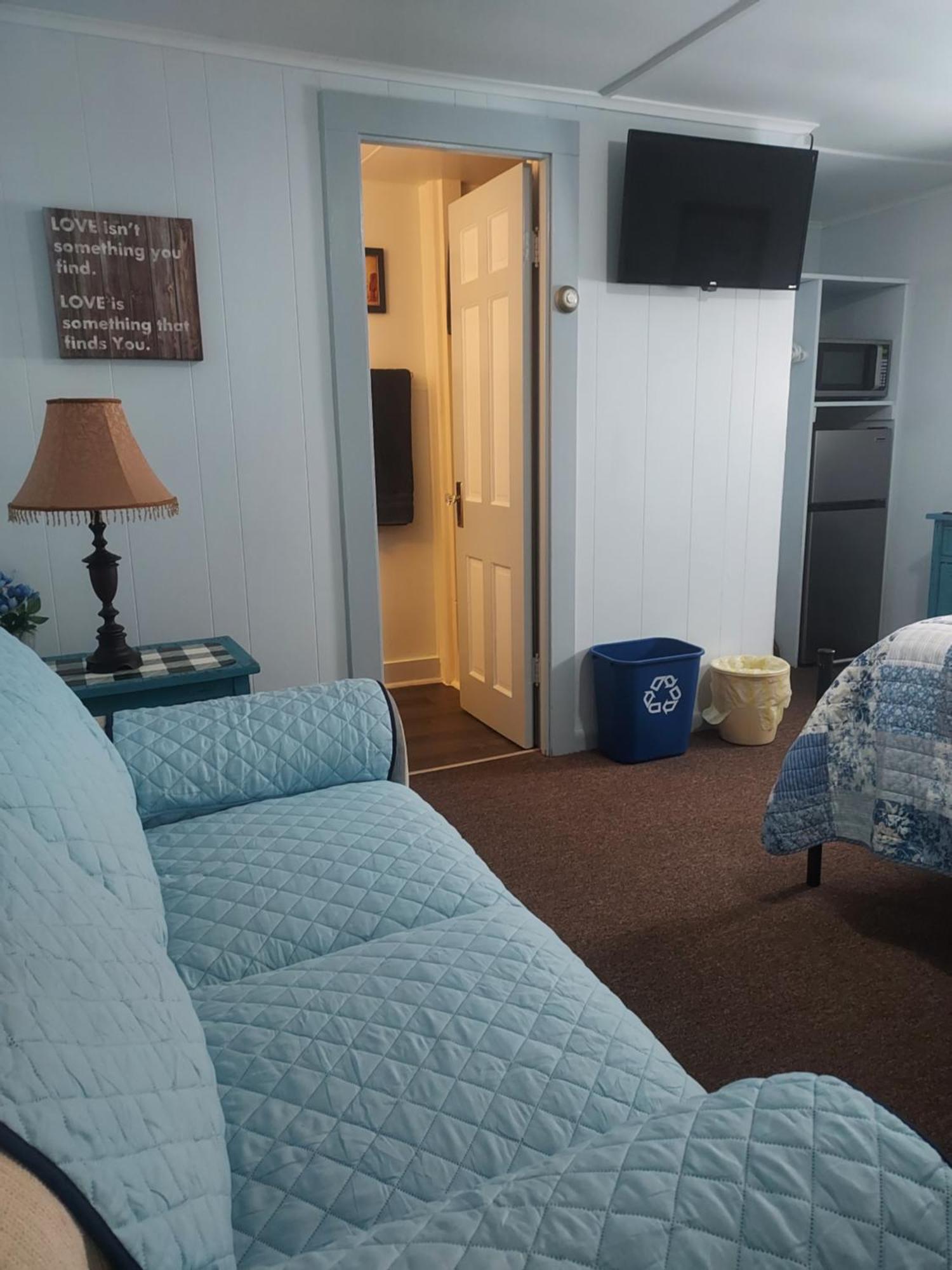 Serenity Motel Shaftsbury Exterior foto